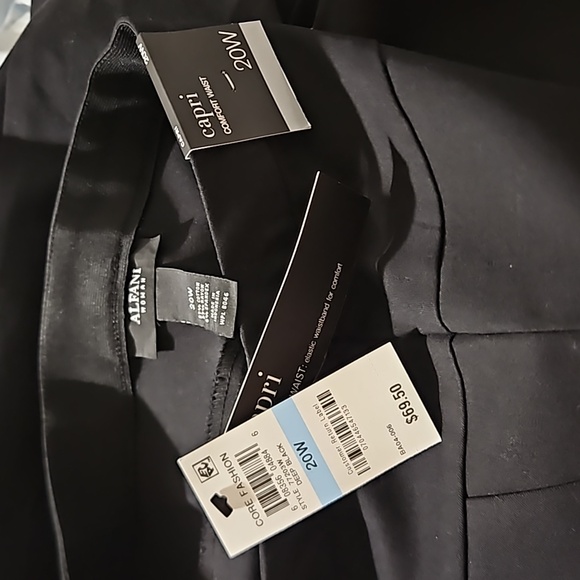 Alfani Woman NWT Capri sz.20W comfort waist, black, great form fitting stretch - Picture 8 of 8